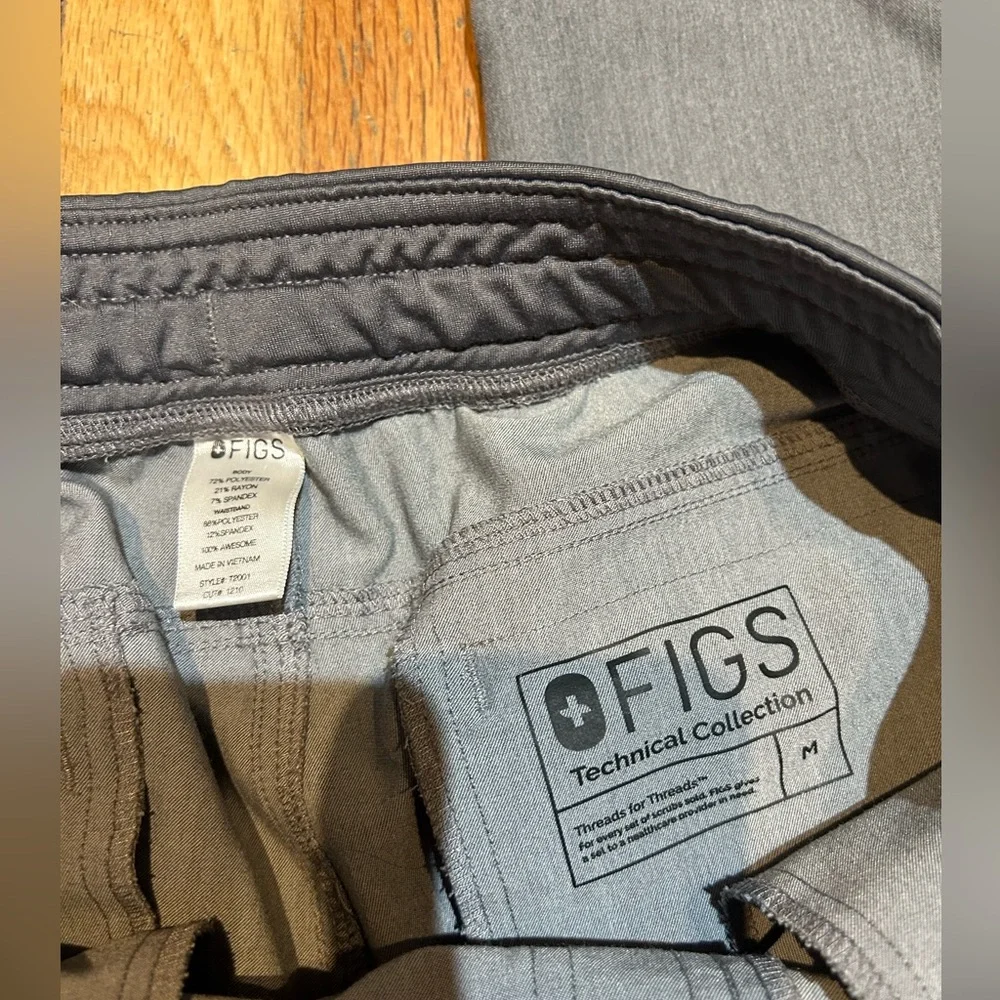 FIGS Men's Cargo Scrub Pants Graphite Size M